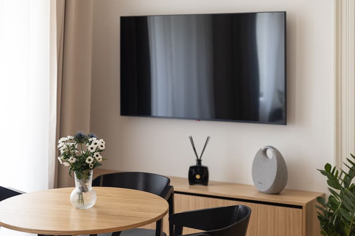 R16 Executive Two Bedroom gallery image 4