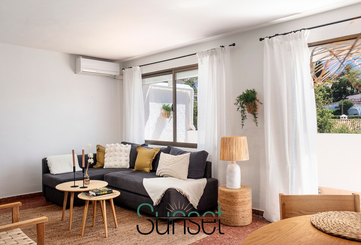 通往露台的客厅 