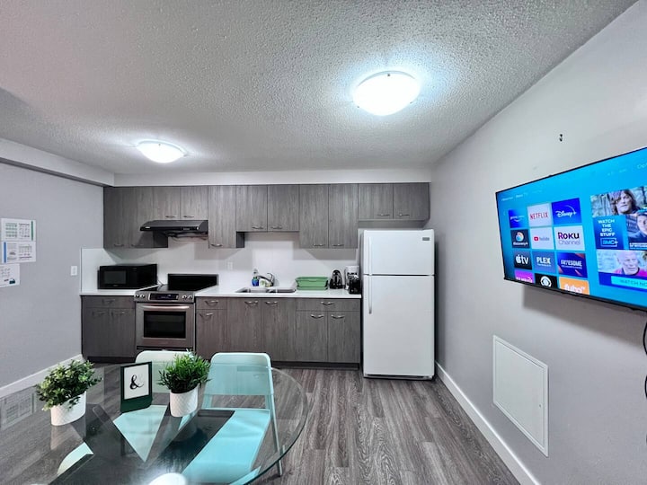 Tranquil Retreat: 1 Bedroom Gem In Burnaby - バーナビー