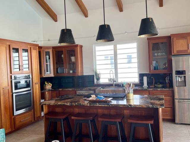 Private Luxurious Gated Beach Home with Large Pool gallery image 4