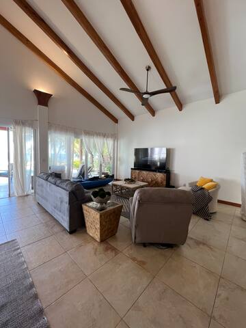 Private Luxurious Gated Beach Home with Large Pool gallery image 5