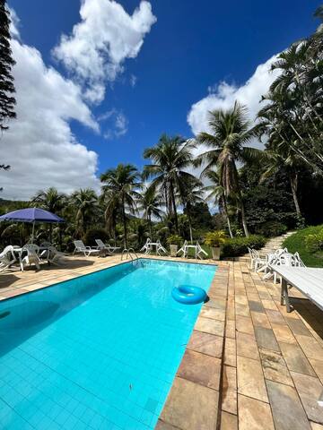 Casa na cidade com ares do campo