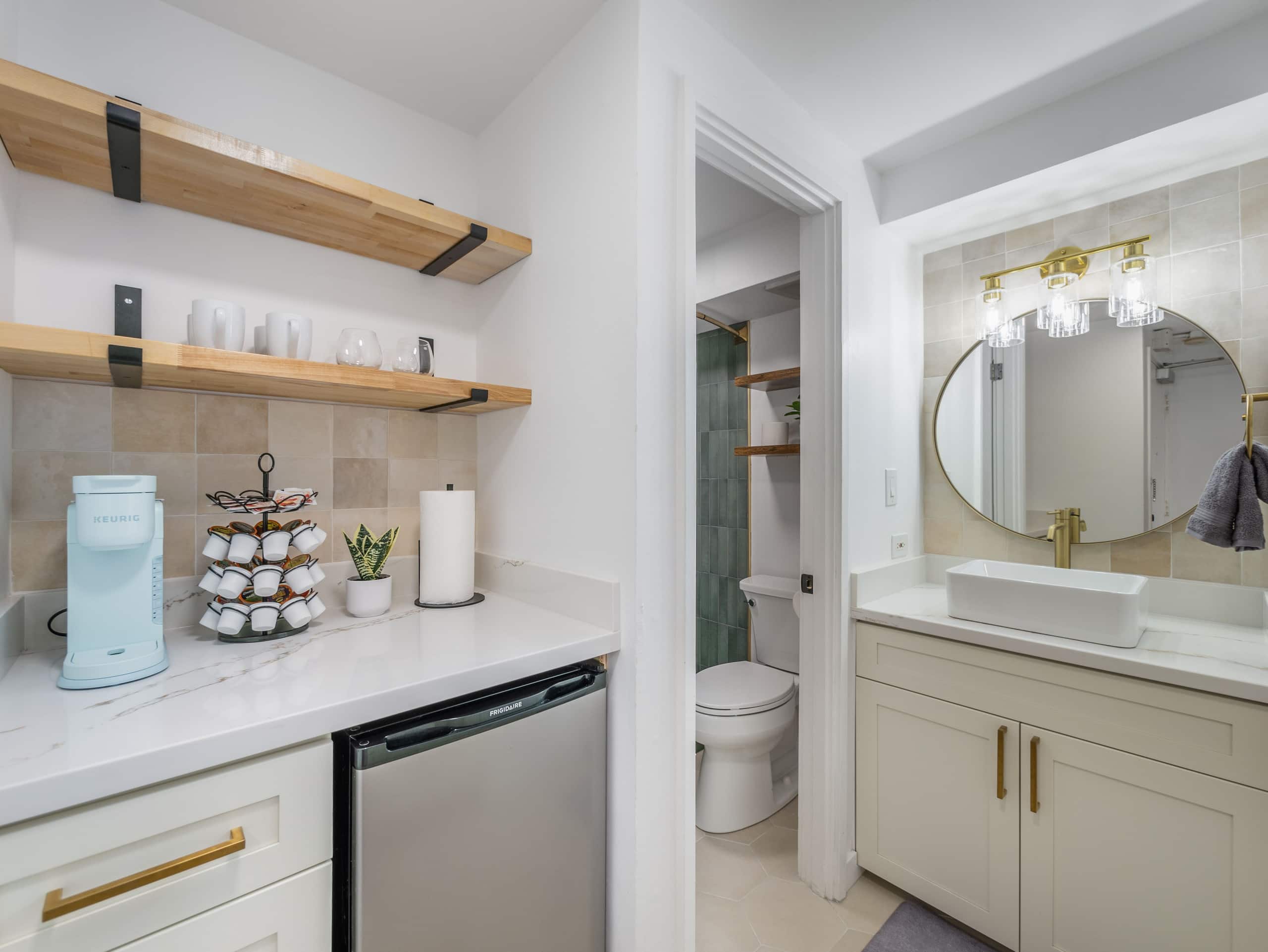 Waikiki Gem! Renovated, Steps Away From The Beach! - Image 5