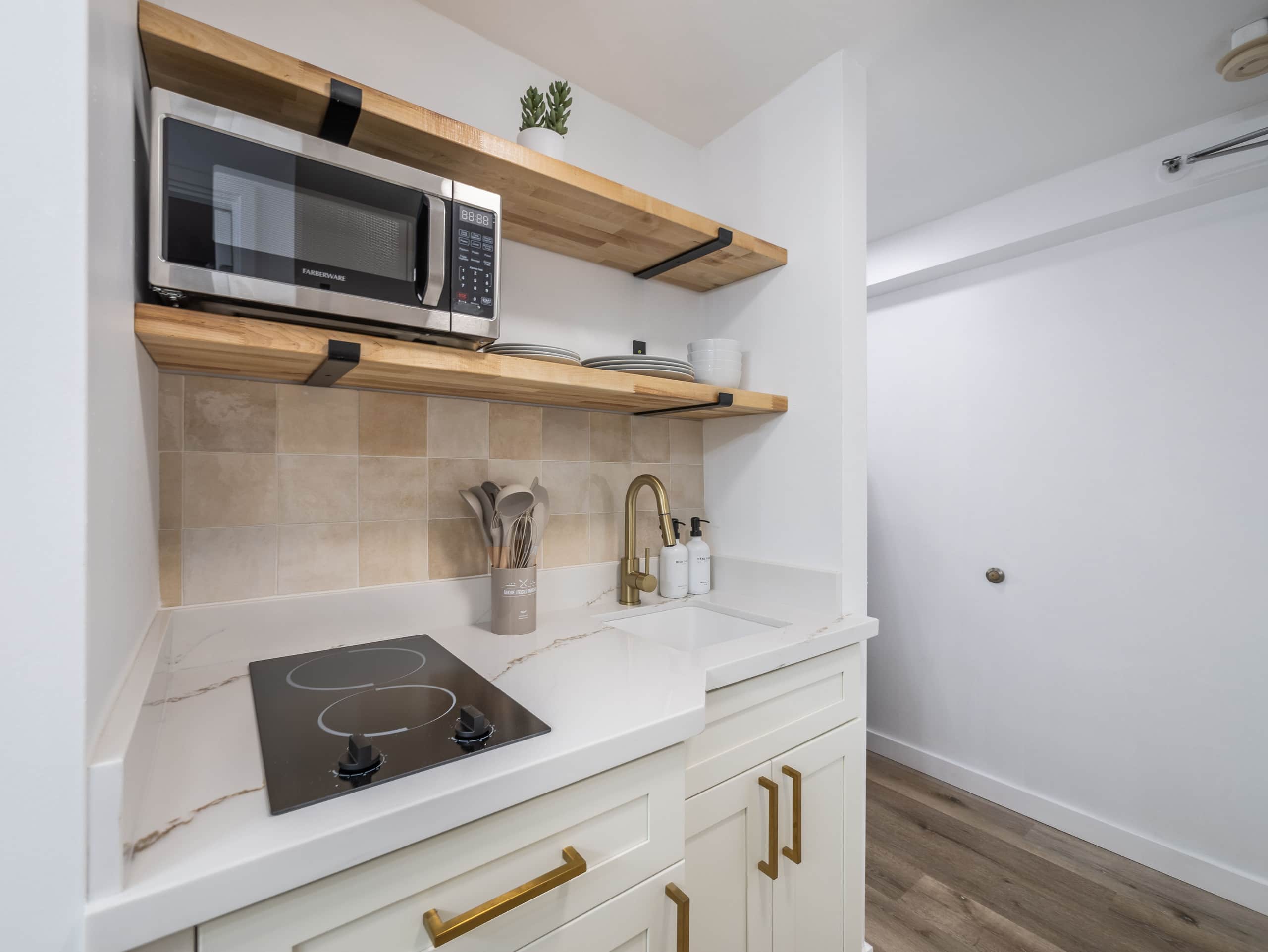 Waikiki Gem! Renovated, Steps Away From The Beach! - Image 2