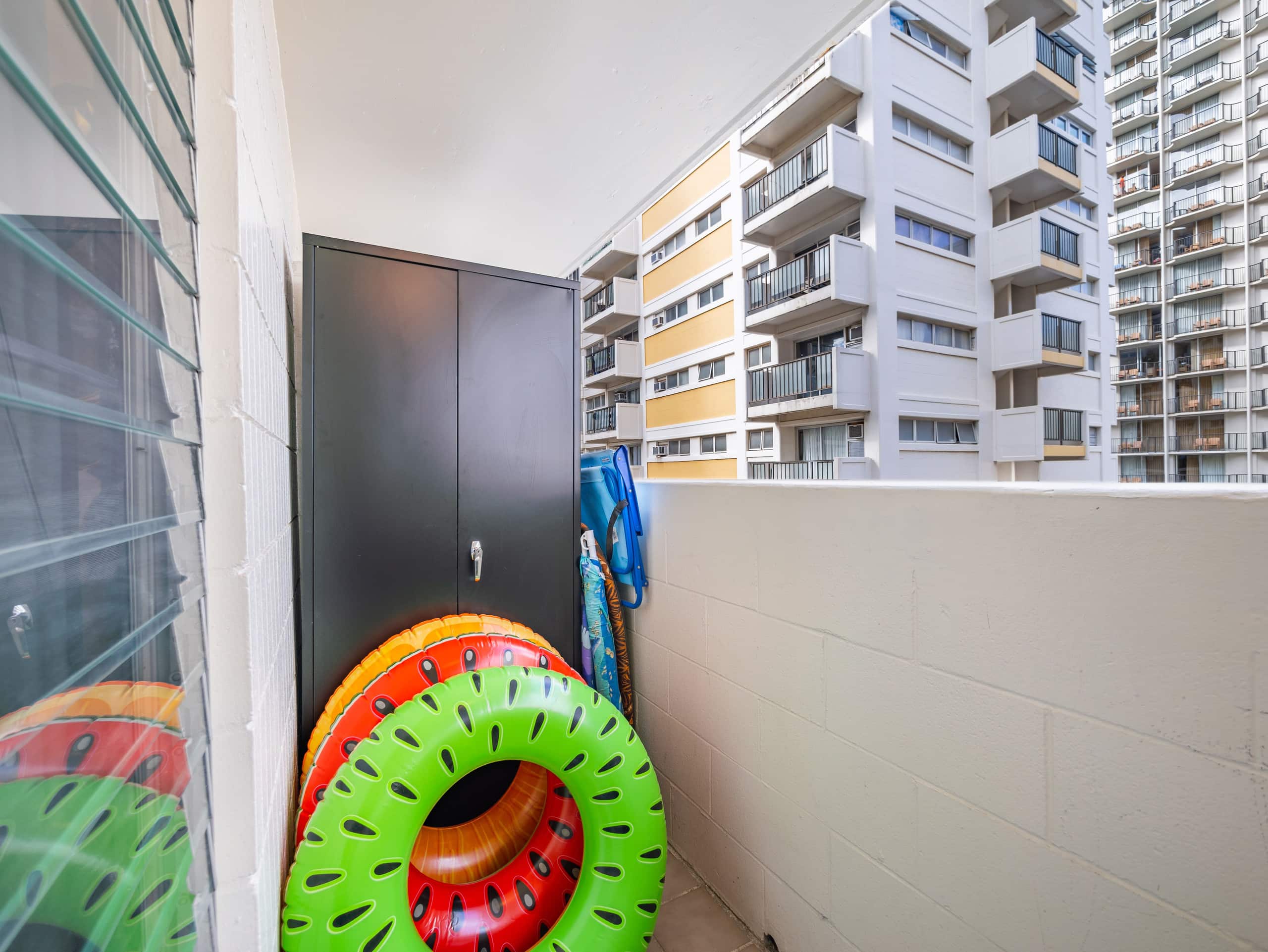 Waikiki Gem! Renovated, Steps Away From The Beach! - Image 12