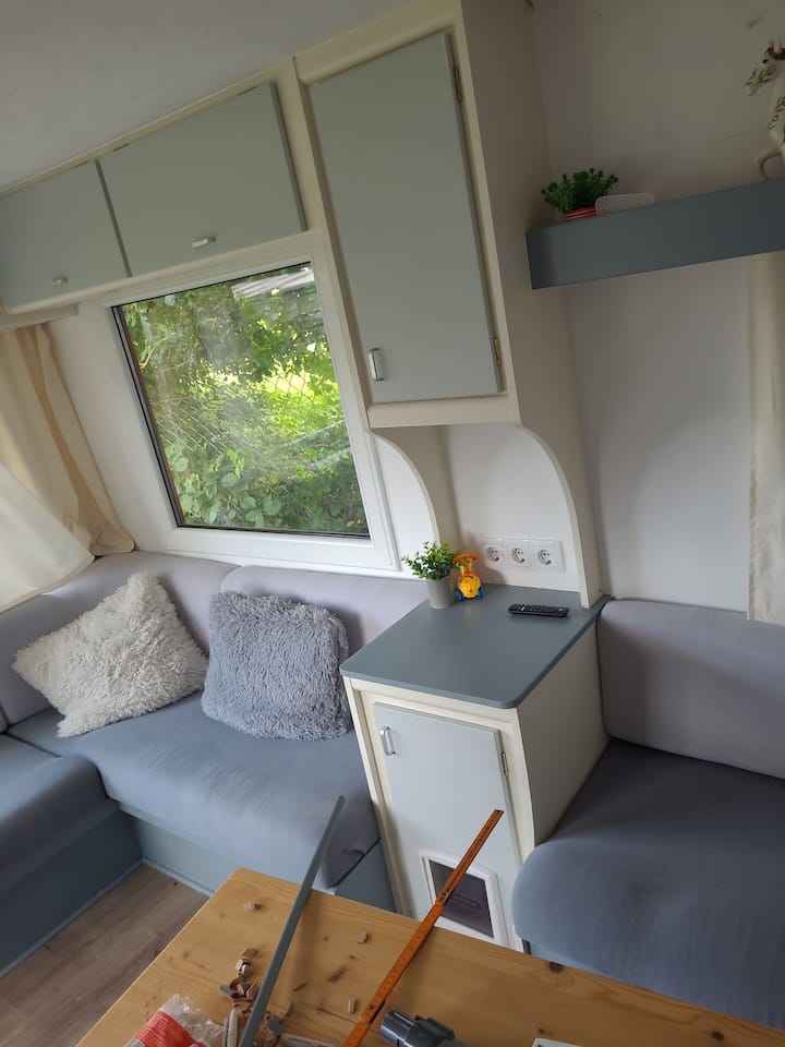 Dat Hotti Hus

Campingflair, Komfort Und Ponies - Ihlow