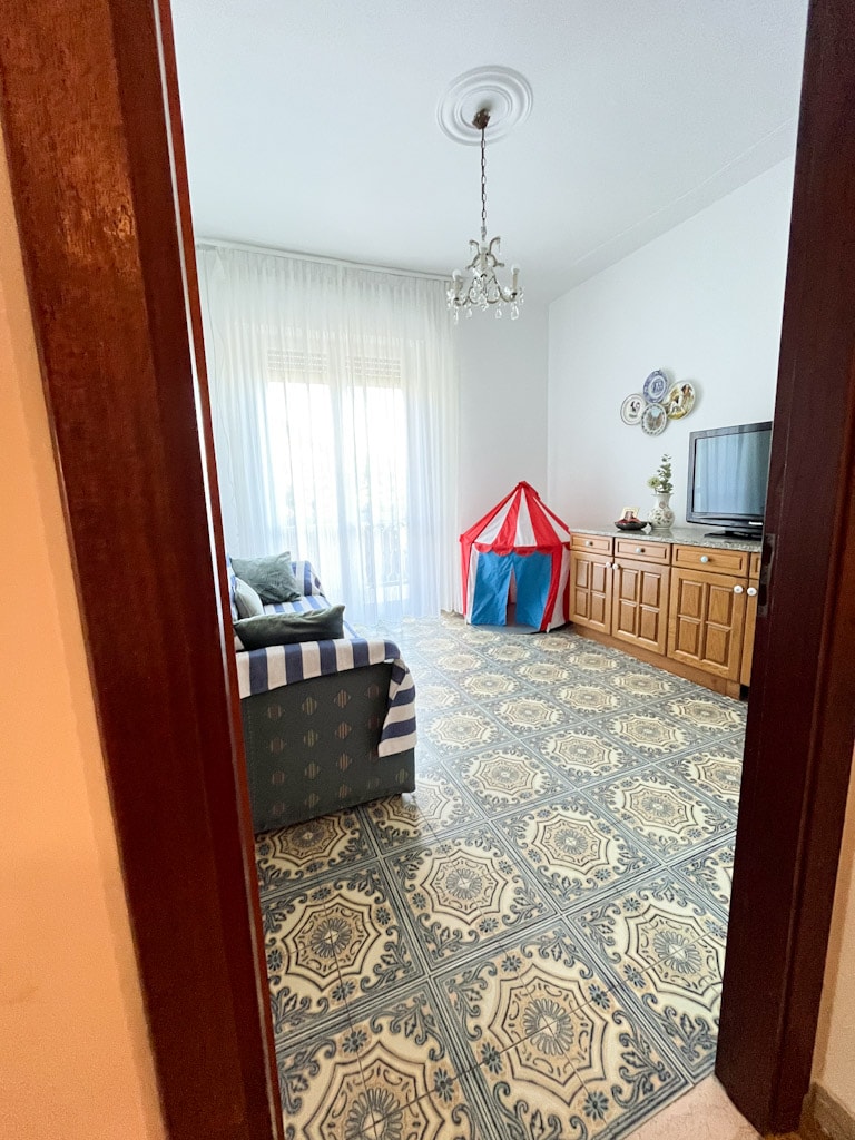 Top Airbnb: Spacious four-room apartment 800m from the sea and parking space in Ceriale