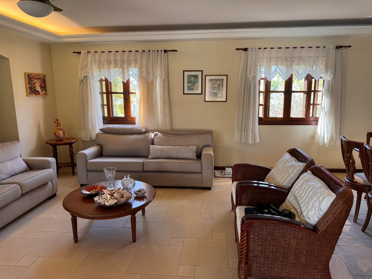Top Airbnb: Country house with 6 en suites em Salto