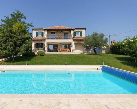 Villa with pool close to Poreč