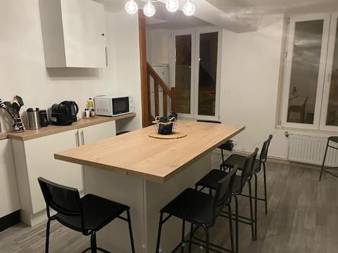 6 people in the center