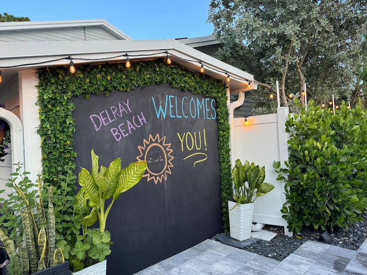 Cozy, Comfy, Private Yard