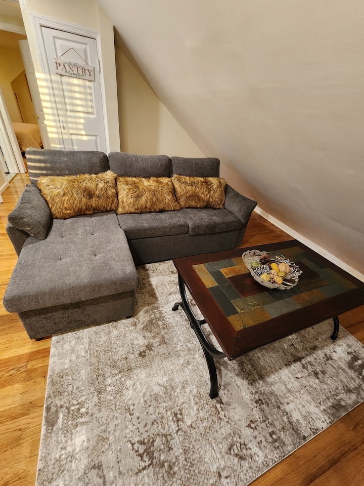 The Pent- 1 Br 2nd Fl Apt., 5 Min To Ubs Arena - Valley Stream, NY
