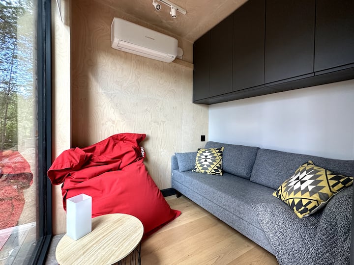 Kitanda cha sofa kwa watu wawili