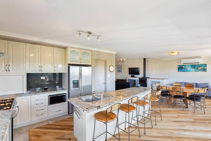 Bay Village Villa 23 gallery image 4