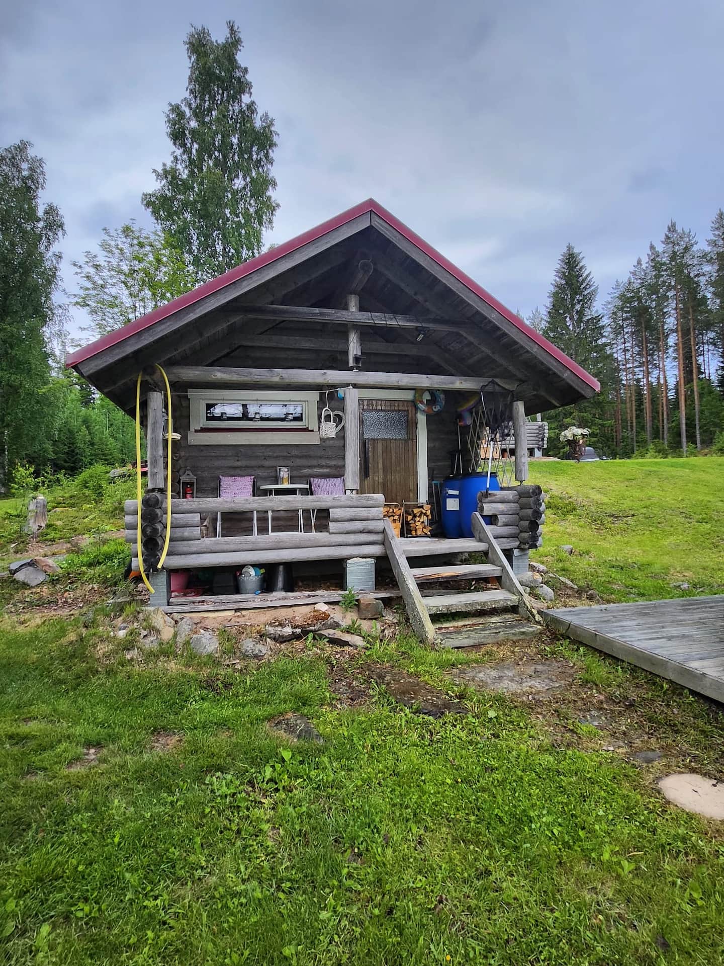 Viehättävä Hirsimökki Luonnon Helmassa. 5