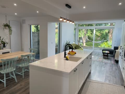 Fab Family House, Huge Garden