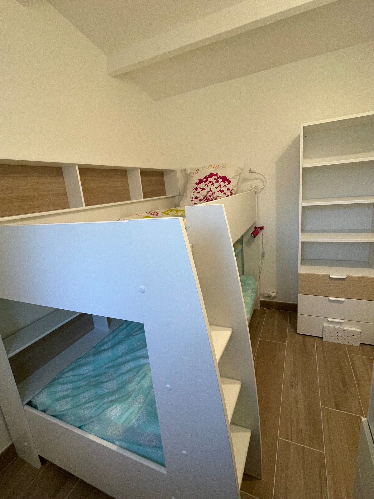 საძინებელი 2