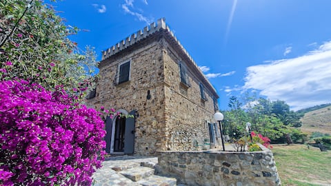 Luxury farmhouse near the beach of Roccella Ionica