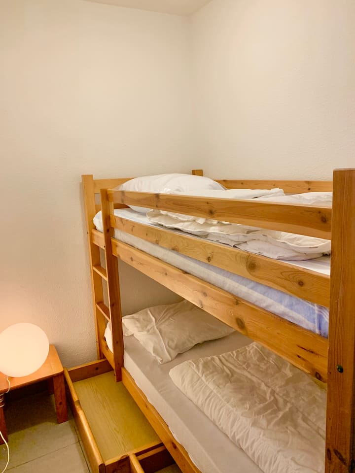 Zrub vpravo od vchodu 