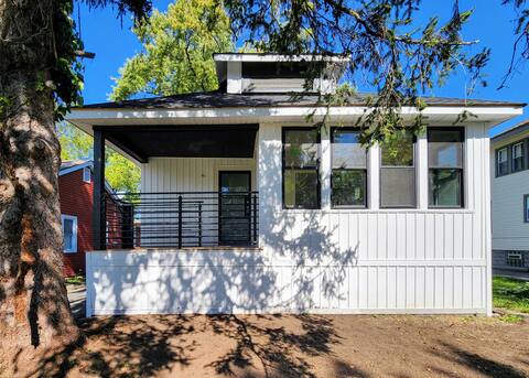 Dream Stay - Modern Bungalow Near Downtown