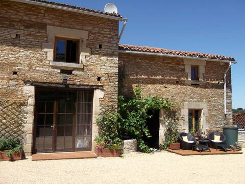 Beautiful courtyard cottage