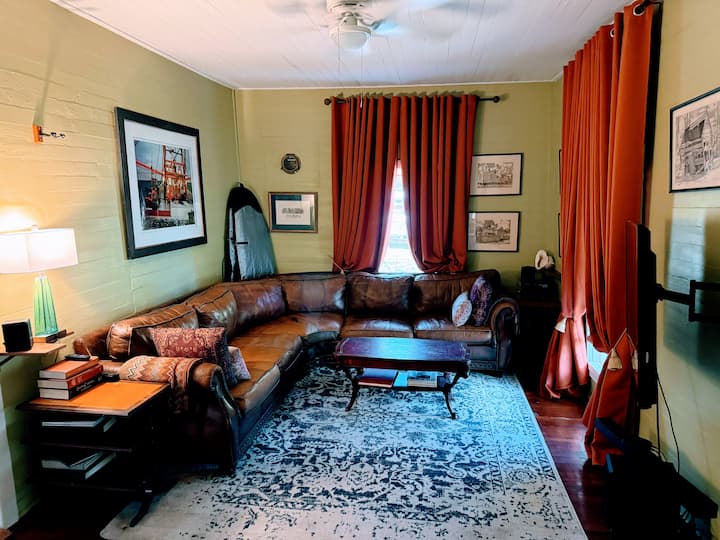 Comfortable Cottage With Unique Old Florida Feel - Carrabelle, FL