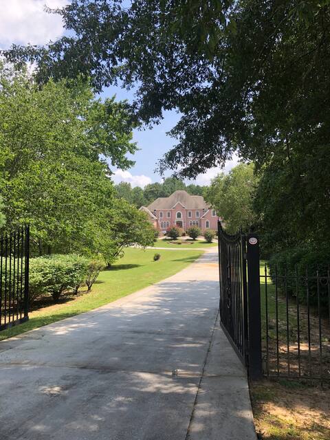 Upscale, Luxurious, Mansion near Stone Mountain