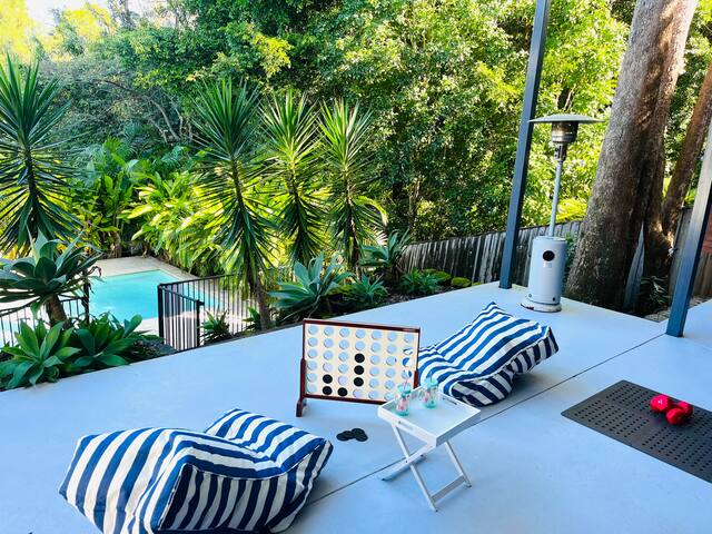 tropical retreat style home gallery image 4