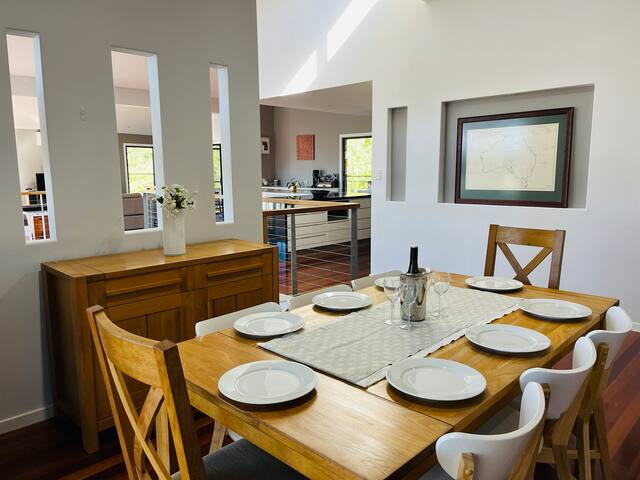 tropical retreat style home gallery image 5