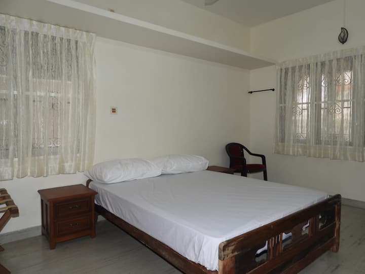 Chumba cha kulala cha ghorofa ya chini 1