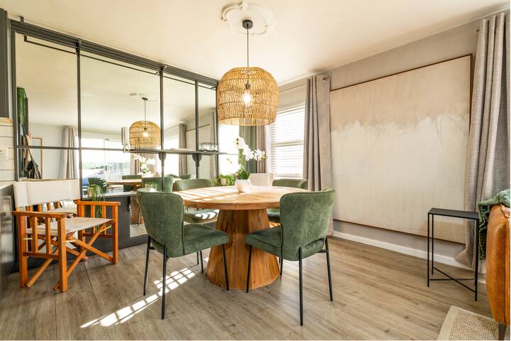 Luxury Green Point Apartment gallery image 4