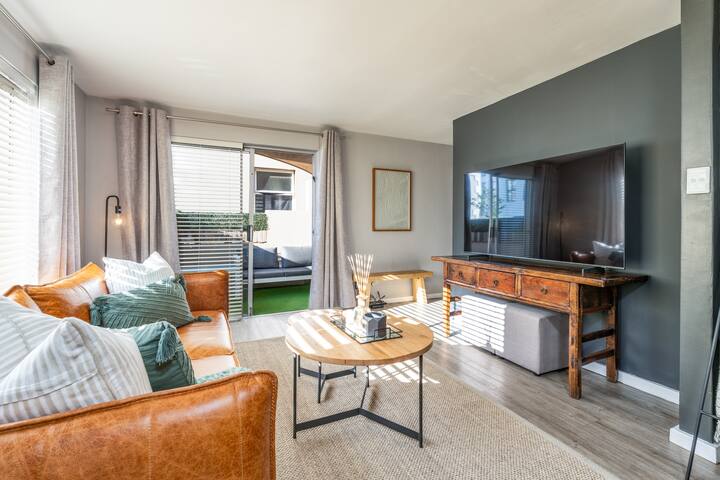 Luxury Green Point Apartment gallery image 2