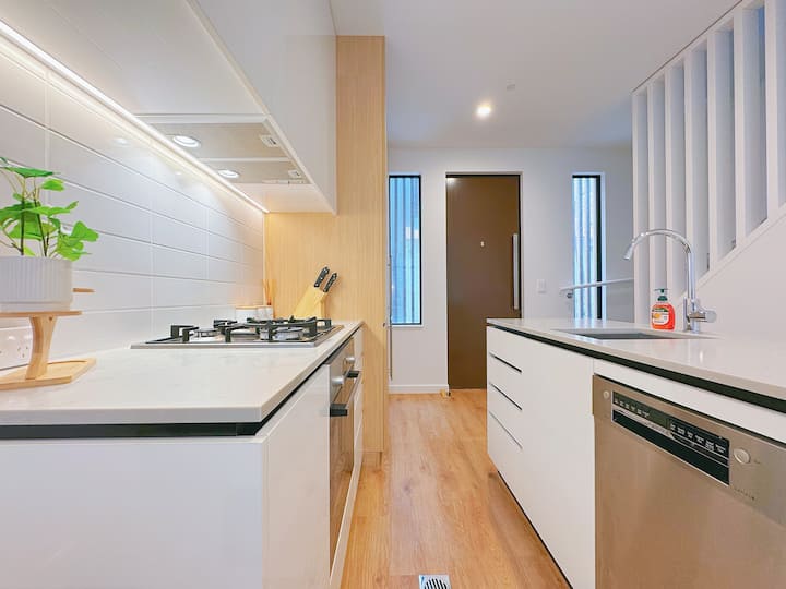 Full kitchen image 5