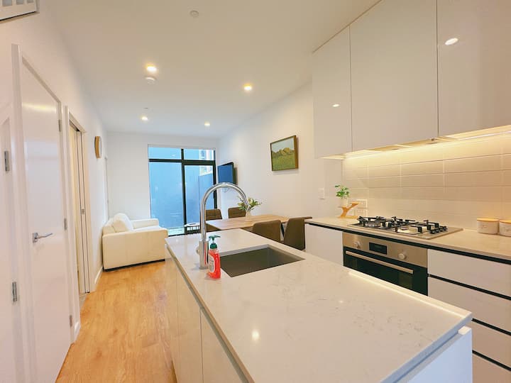 Full kitchen image 1