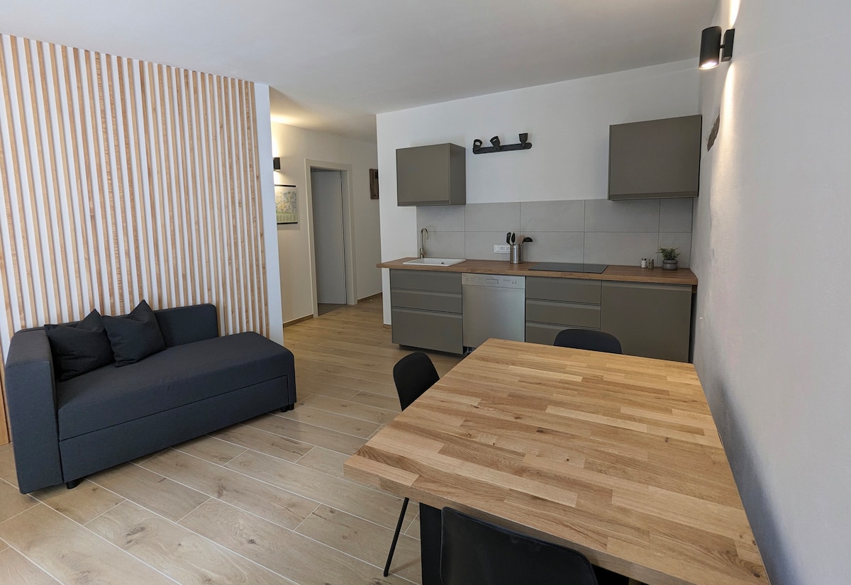 Popular Airbnb listing: Cumbre Apartment Garden in Arco