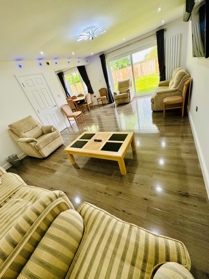 5-bedroom Cottage In New Waltham - Cleethorpes