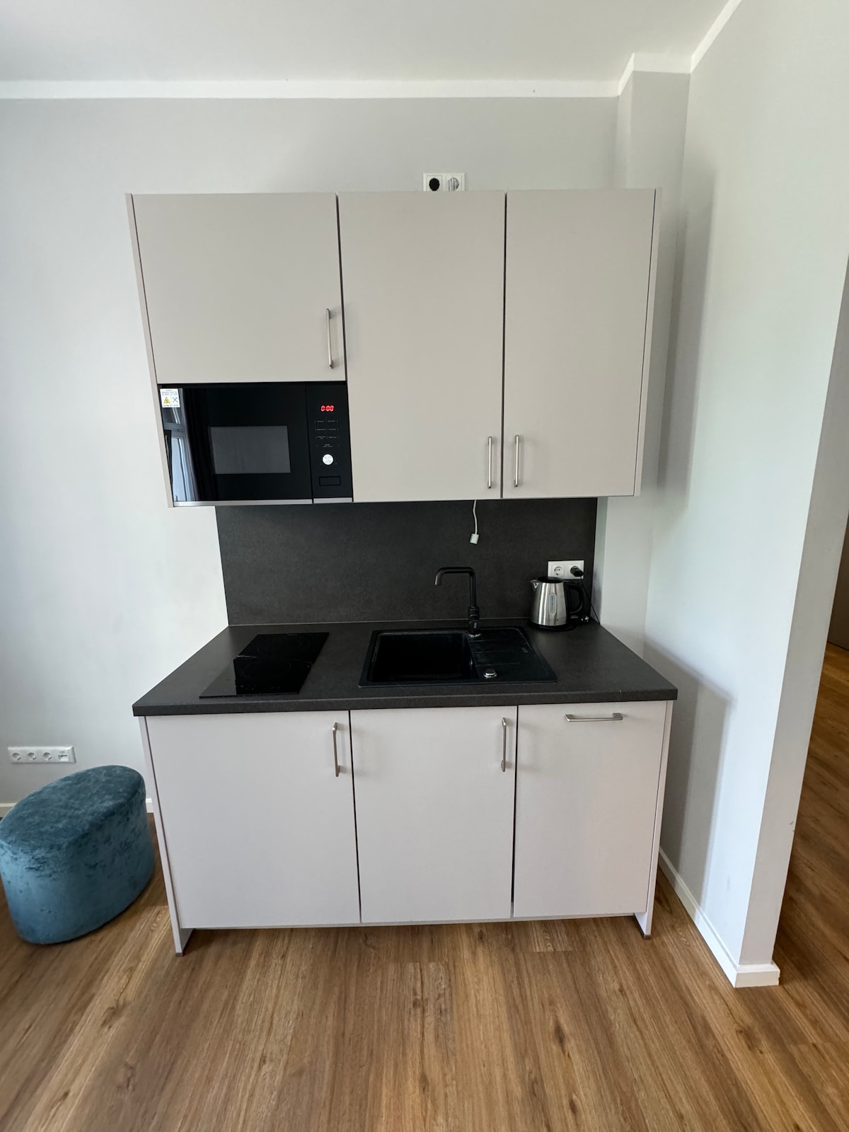 Top performing Airbnb: Hamburg harbor 1 room apartment (apt. 13) in Altona Altstadt