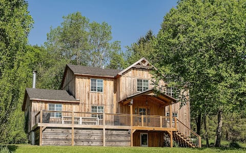 Mountain Views|Fireplace|Gameroom