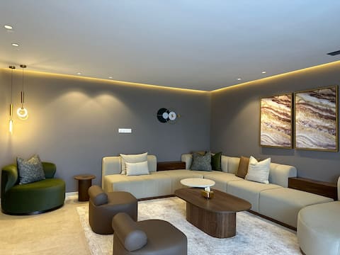 Top Airbnb: Absolute Luxury Sea View/Meta Quest/Jacuzzi/Cinema in Mghogha