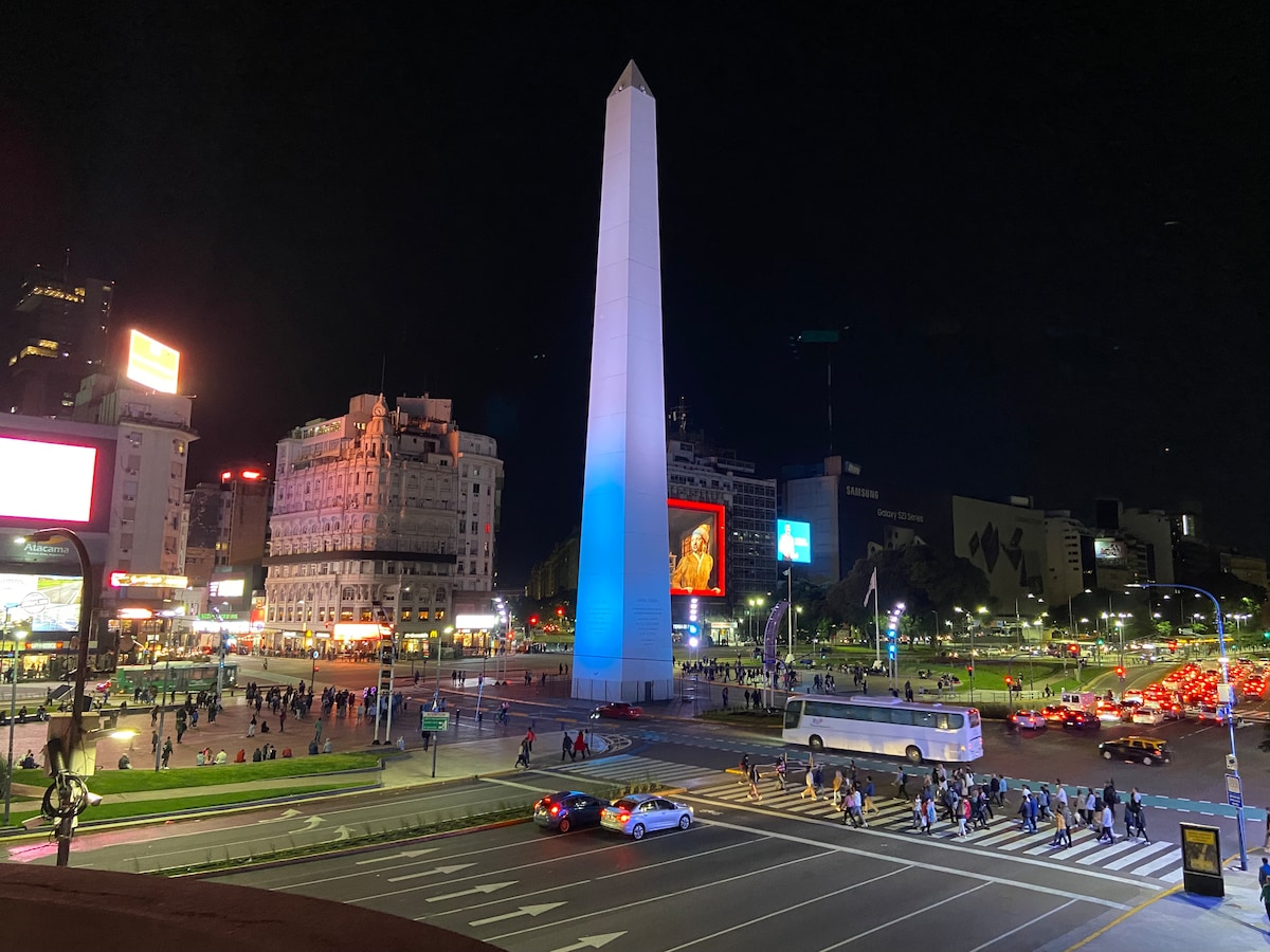 Departamento con balcón con vista al Obelisco en San Nicolás