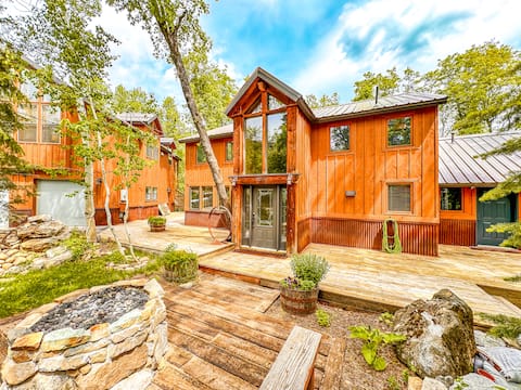 Stone Table Lodge -HOT TUB!-8 min walk to ski lift