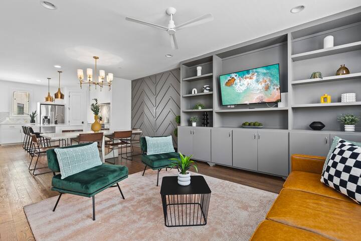 Stunning Home w/ Garage, Patio – Walk Restaurants gallery image 4