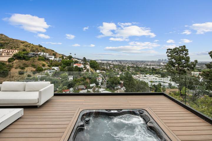 Famous Sunset Blvd Villa With Pool Jacuzzi & View gallery image 4