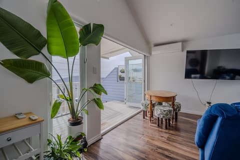 Top Airbnb: BluBayView - Beachfront Beauty in Geographe