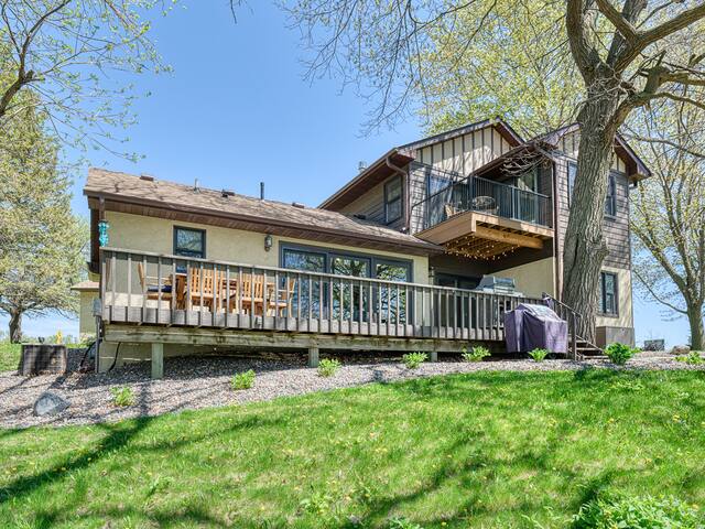 NEW! Maple Lake Retreat gallery image 2