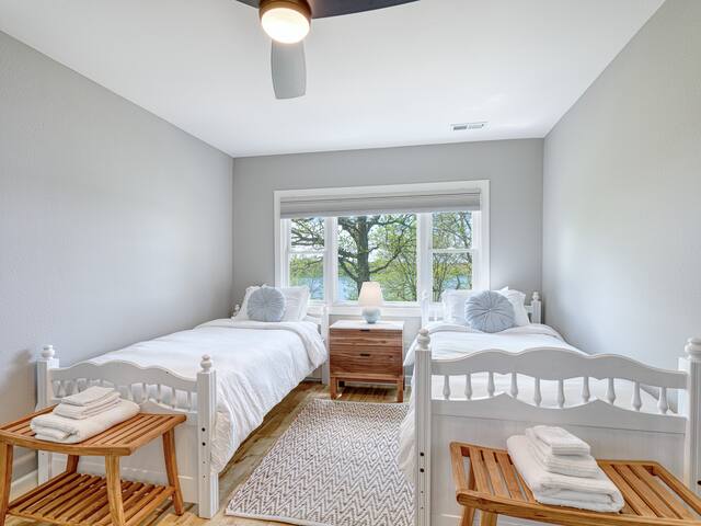 NEW! Maple Lake Retreat gallery image 5