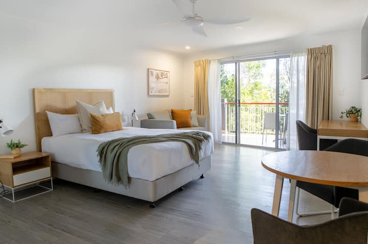 Queen Room At Noosa Heads Motel - Noosa Heads