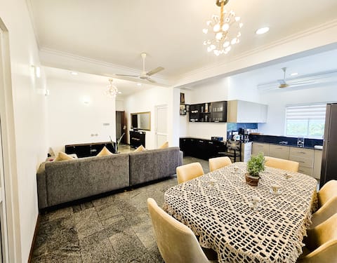 211- Lake front Apartment - 403