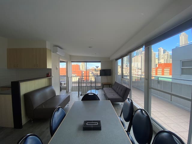 Submerge in Luxury w/ this 4BR Penthouse Cityscape