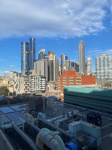 Submerge in Luxury w/ this 4BR Penthouse Cityscape gallery image 3